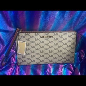 Michael Kors Wristlet